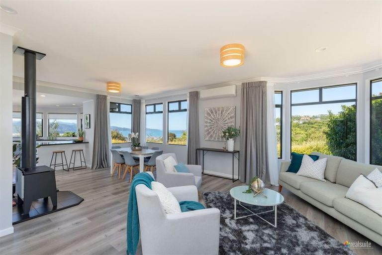 Photo of property in 12a Pekanga Road, Normandale, Lower Hutt, 5010