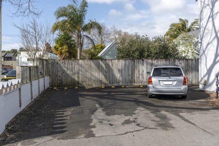 Photo of property in 2/7 Opoia Road, Hamilton East, Hamilton, 3216