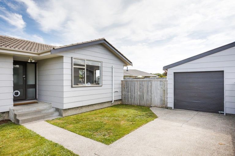 Photo of property in 25 Chelmarsh Place, Highbury, Palmerston North, 4412