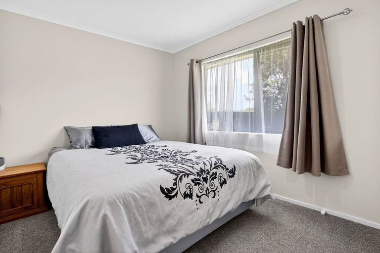 Photo of property in 23 Raabia Close, Parakai, 0830