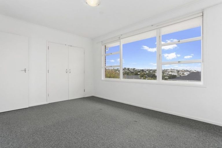 Photo of property in 2/2 Seaview Road, Milford, Auckland, 0620