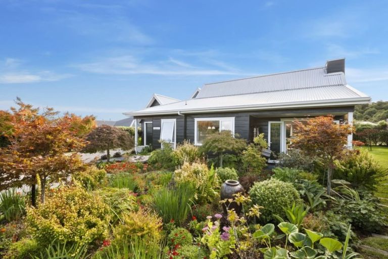Photo of property in 62 Montgomery Crescent, Kinloch, Taupo, 3377