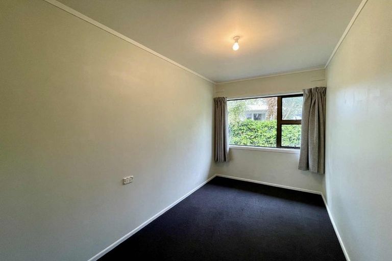 Photo of property in 15 Beaumont Crescent, Frankleigh Park, New Plymouth, 4310