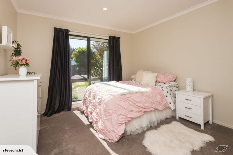 Photo of property in 3 Reka Street, Parklands, Christchurch, 8083