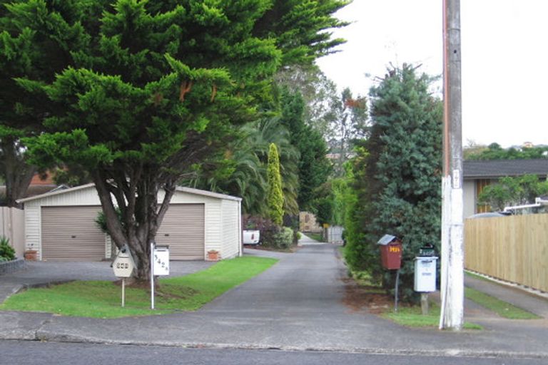 Photo of property in 1/342c Royal Road, Massey, Auckland, 0614
