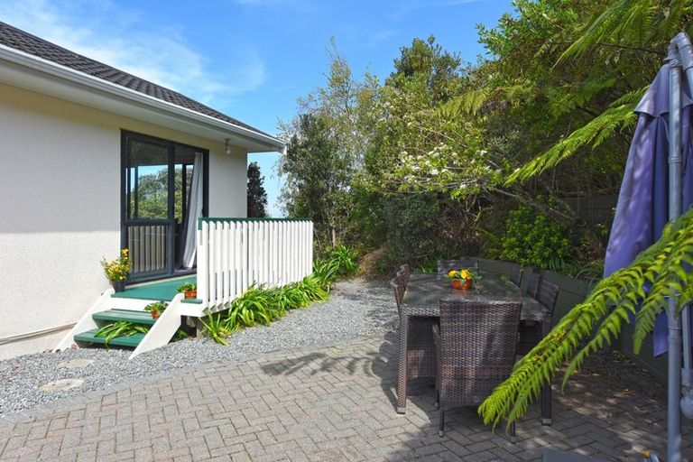 Photo of property in 59 Pokohiwi Road, Normandale, Lower Hutt, 5010