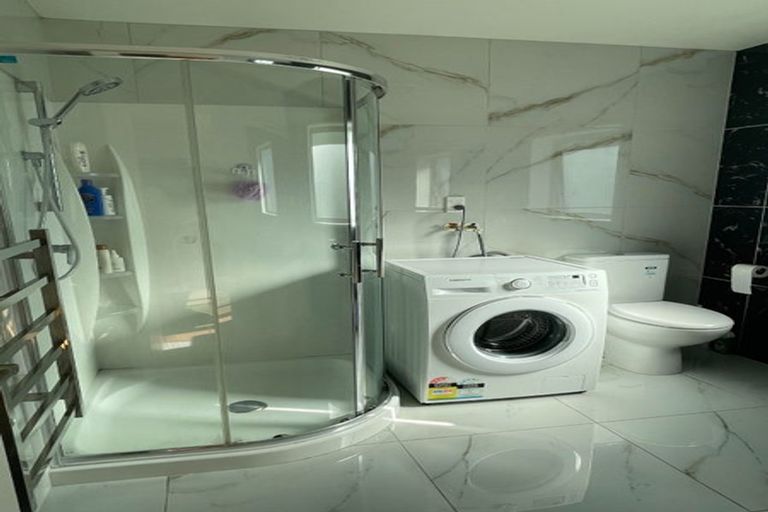 Photo of property in 58 Harrowglen Drive, Northcross, Auckland, 0630