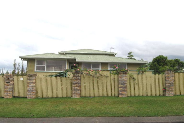 Photo of property in 7 Harmel Road, Glendene, Auckland, 0602