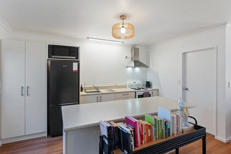 Photo of property in 27 Sarah Street, Waikawa Beach, Levin, 5573