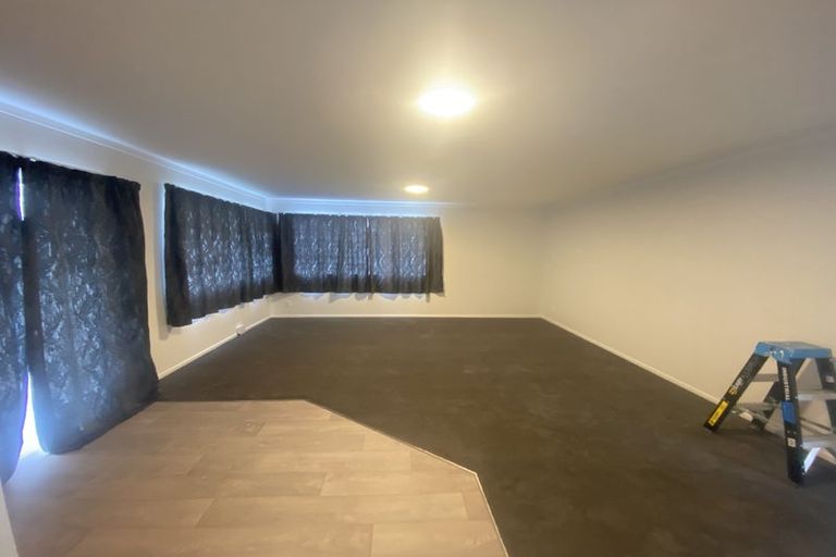 Photo of property in 15b Gribble Grove, Stokes Valley, Lower Hutt, 5019