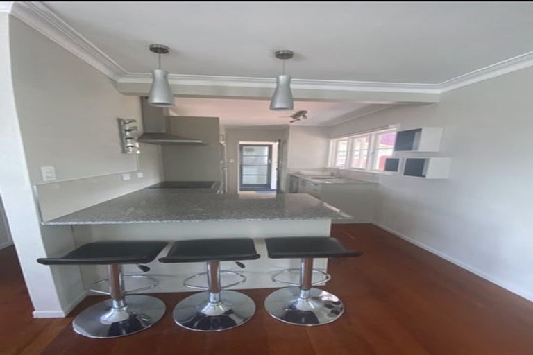 Photo of property in 5 Hallberry Road, Mangere East, Auckland, 2024