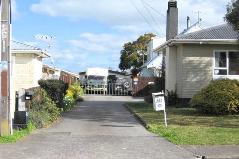 Photo of property in 2/45 Rollerson Street, Papakura, 2110