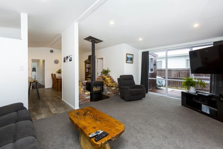 Photo of property in 27 Kiwi Street, Heretaunga, Upper Hutt, 5018