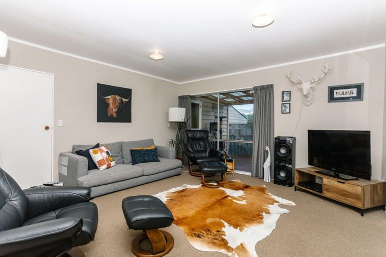 Photo of property in 17a Burns Street, Dannevirke, 4930