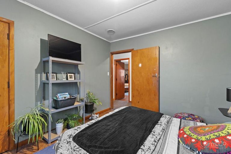 Photo of property in 8 Omori Place, Castlecliff, Whanganui, 4501