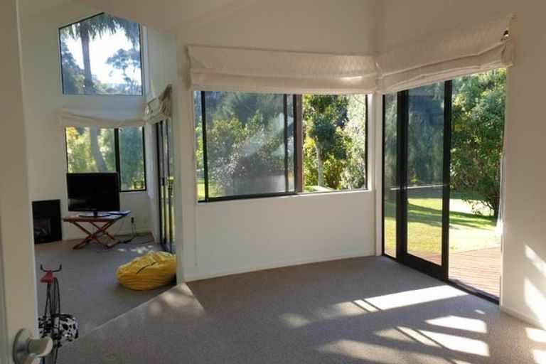 Photo of property in 11 Centaur Close, Albany, Auckland, 0632