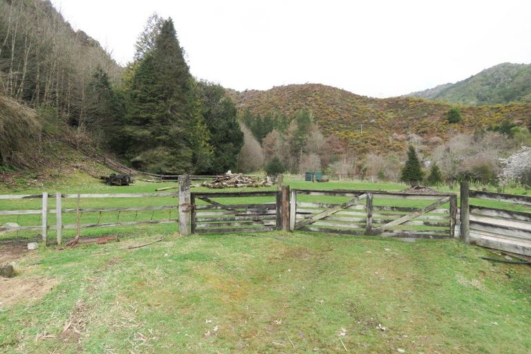 Photo of property in 58 Trennery Street, Blacks Point, Reefton, 7830