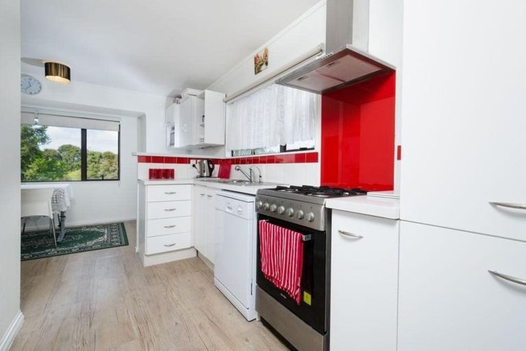 Photo of property in 9 Jacinta Grove, Swanson, Auckland, 0612