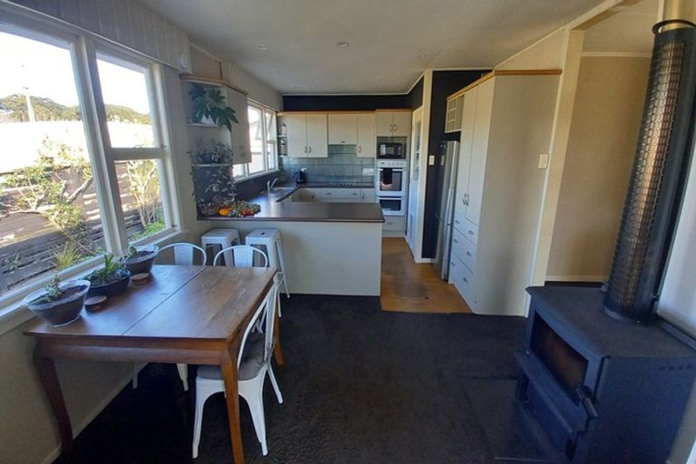 Photo of property in 3 Carlyle Street, Tuatapere, 9620