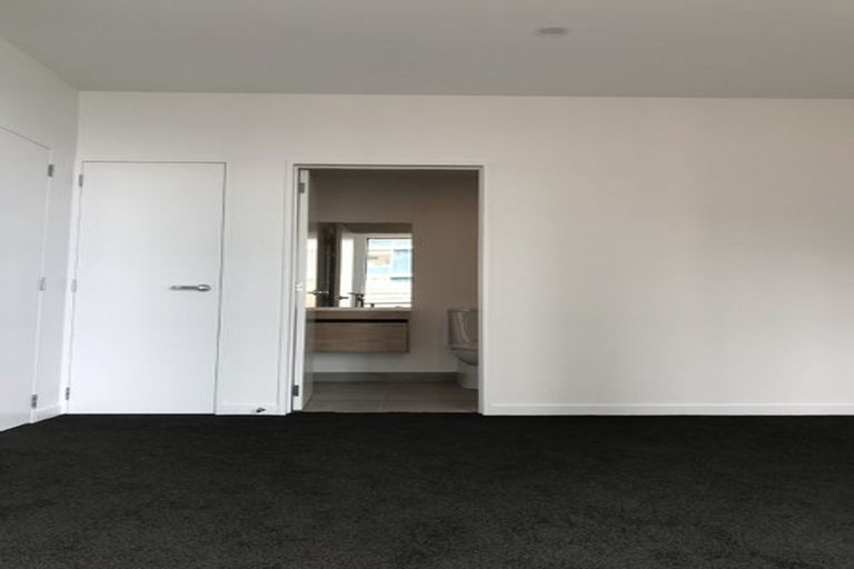 Photo of property in 1/18 Oriental Terrace, Oriental Bay, Wellington, 6011