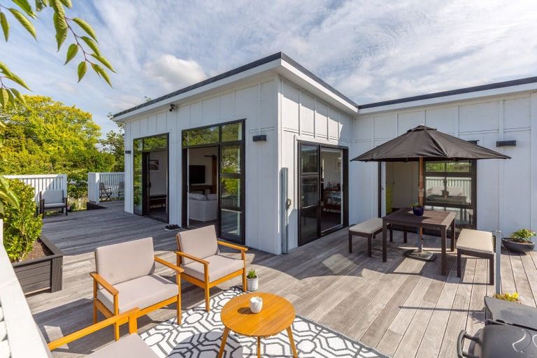 Photo of property in 24 Kempton Street, Greytown, 5712