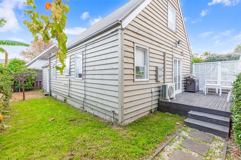 Photo of property in 2/32 Moana Avenue, Onehunga, Auckland, 1061