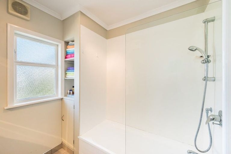 Photo of property in 37 Hillcrest Road, Raumati South, Paraparaumu, 5032