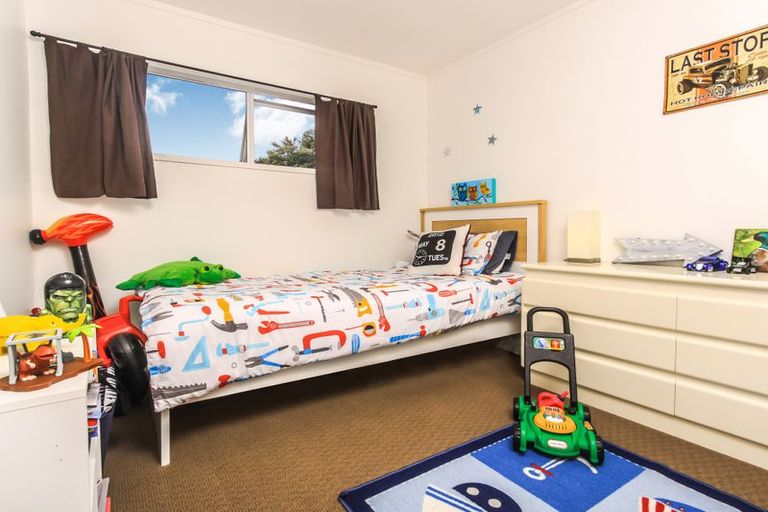 Photo of property in 1/135a Glengarry Road, Glen Eden, Auckland, 0602