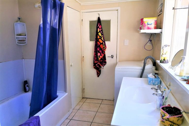 Photo of property in 3 Melrose Crescent, Melrose, Wellington, 6023