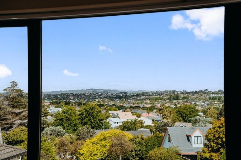 Photo of property in 50d Sandgate Avenue, Botany Downs, Auckland, 2010