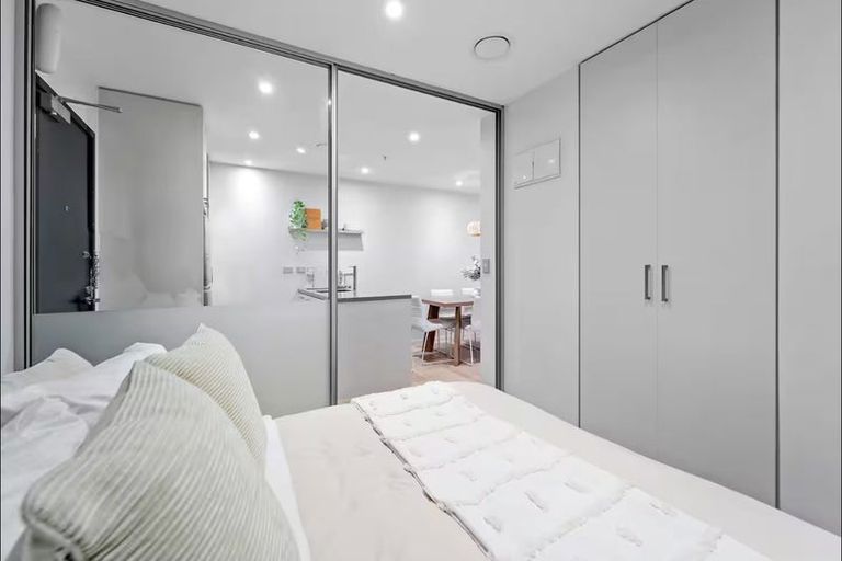 Photo of property in Queen's Residences, 201/8 Airedale Street, Auckland Central, Auckland, 1010