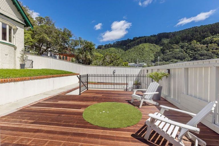 Photo of property in 25 Hawkestone Street, Thorndon, Wellington, 6011