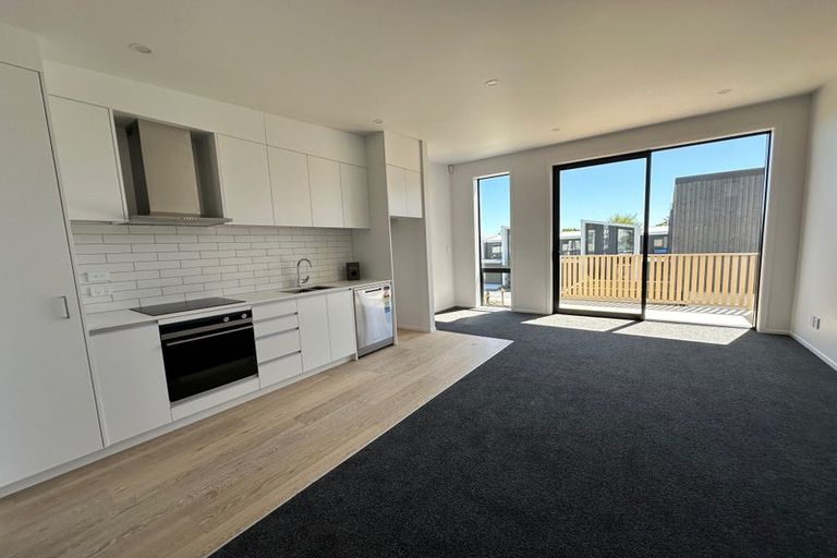 Photo of property in 37 Kamahi Place, Paraparaumu, 5032