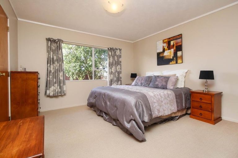 Photo of property in 1/21 Sunnyside Road, Sunnyvale, Auckland, 0612