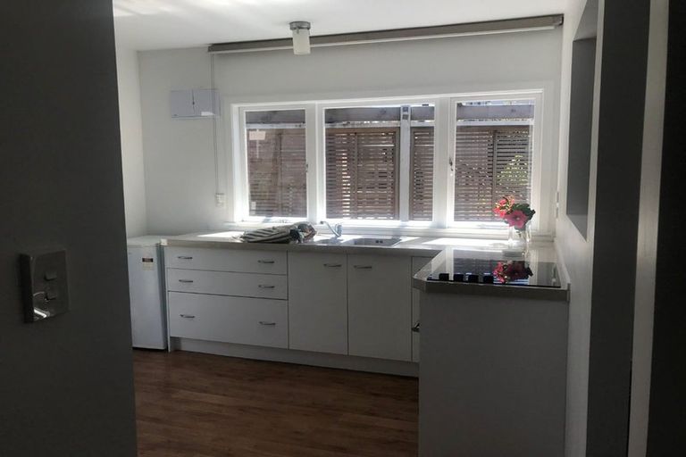 Photo of property in 8 Boyd Avenue, Mangere Bridge, Auckland, 2022