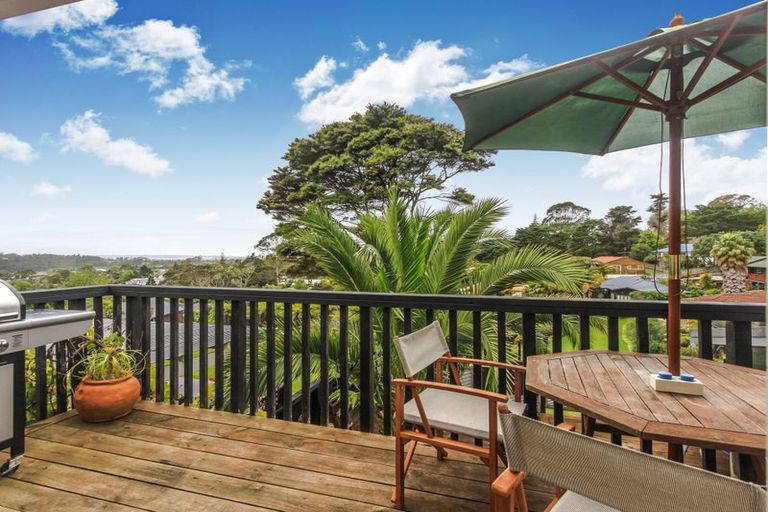 Photo of property in 1/135a Glengarry Road, Glen Eden, Auckland, 0602