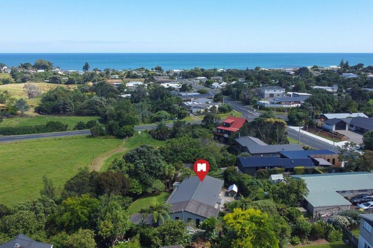 Photo of property in 108a Wairau Road, Oakura, 4314