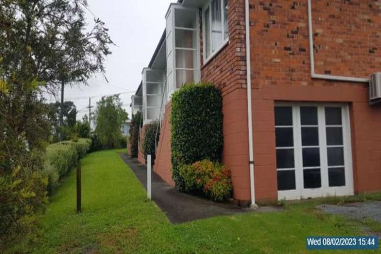 Photo of property in 3 Kilham Avenue, Northcote, Auckland, 0627