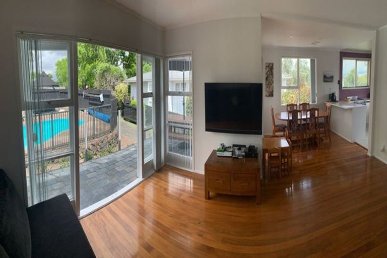 Photo of property in 10 Yeoman Place, Howick, Auckland, 2014