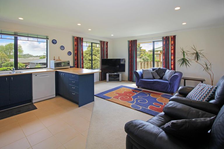 Photo of property in 13 Four Oaks Place, Pukekohe, 2120