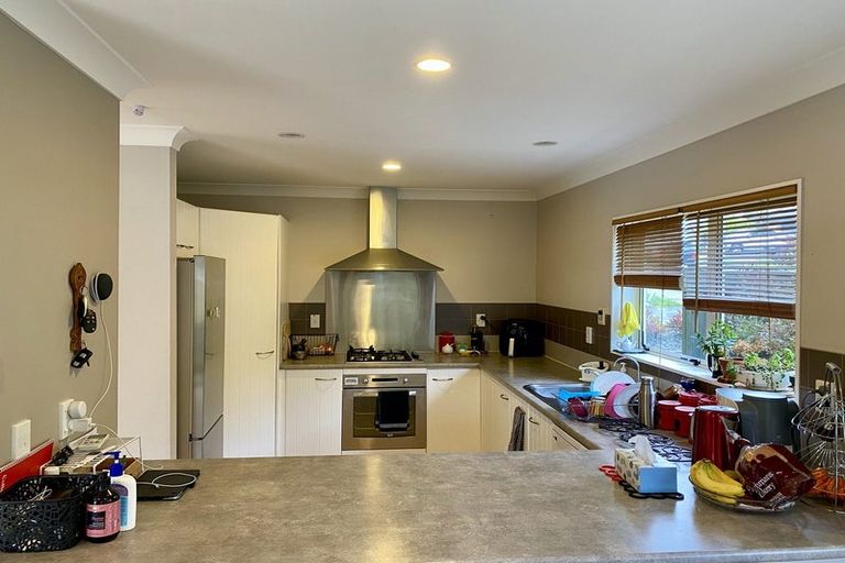 Photo of property in 41 Erlestoke Crescent, Churton Park, Wellington, 6037