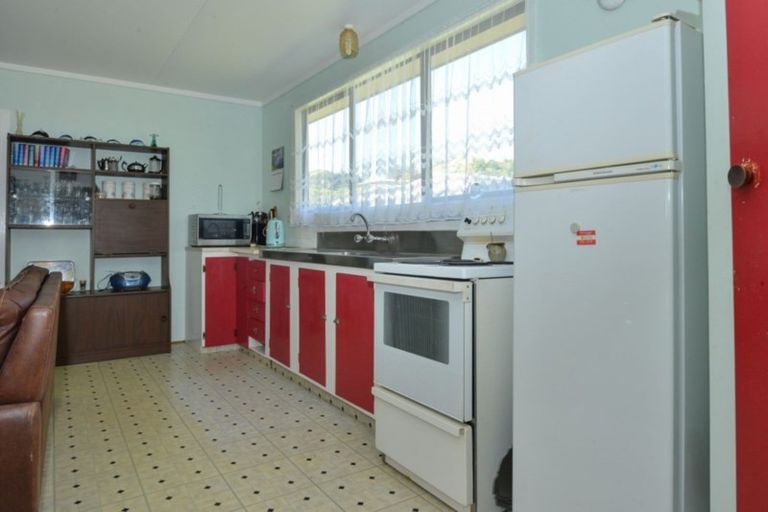 Photo of property in 121 Newcastle Street, Mahia, 4198