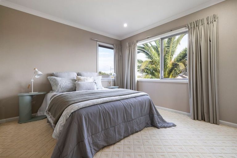 Photo of property in 28 The Esplanade, Huntington, Hamilton, 3210