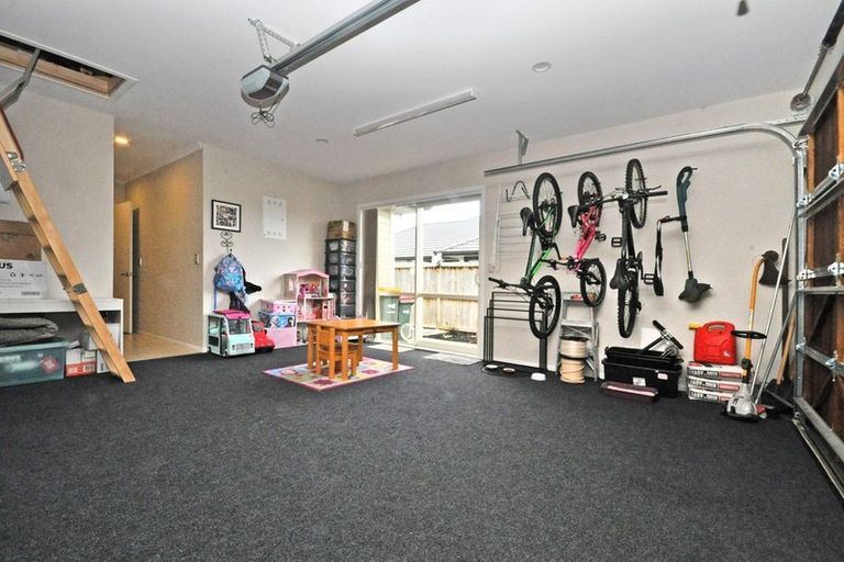 Photo of property in 11 Paso Fino Crescent, Karaka, Papakura, 2113