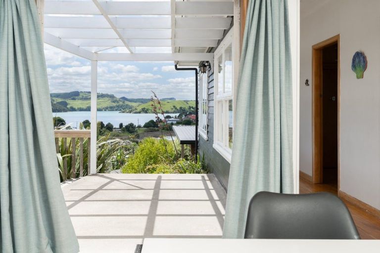 Photo of property in 37 Long Street, Raglan, 3225