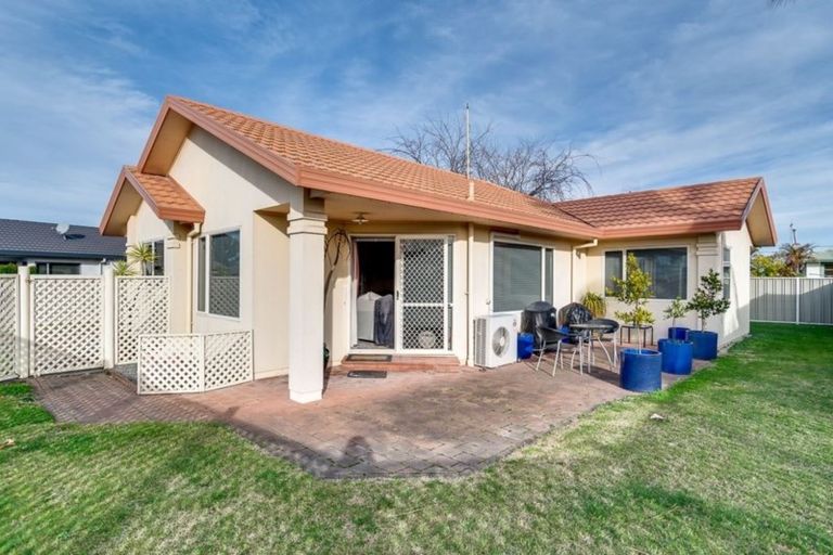 Photo of property in 21 Sloane Place, Taradale, Napier, 4112