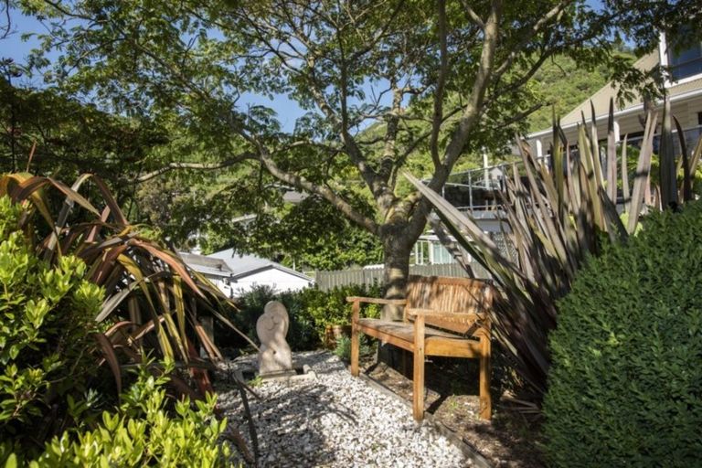 Photo of property in 376 Waikawa Road, Waikawa, Picton, 7220