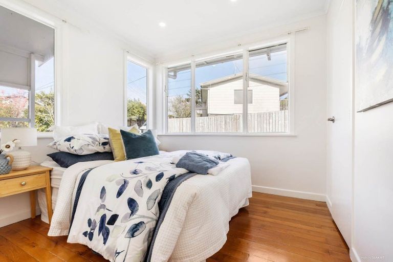 Photo of property in 49g Lancaster Road, Beach Haven, Auckland, 0626