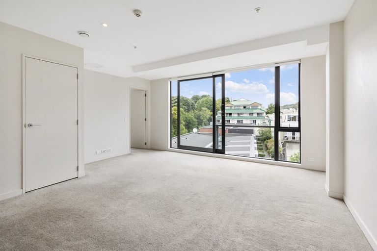 Photo of property in Nouvo Apartments, 4e/21 Rugby Street, Mount Cook, Wellington, 6021
