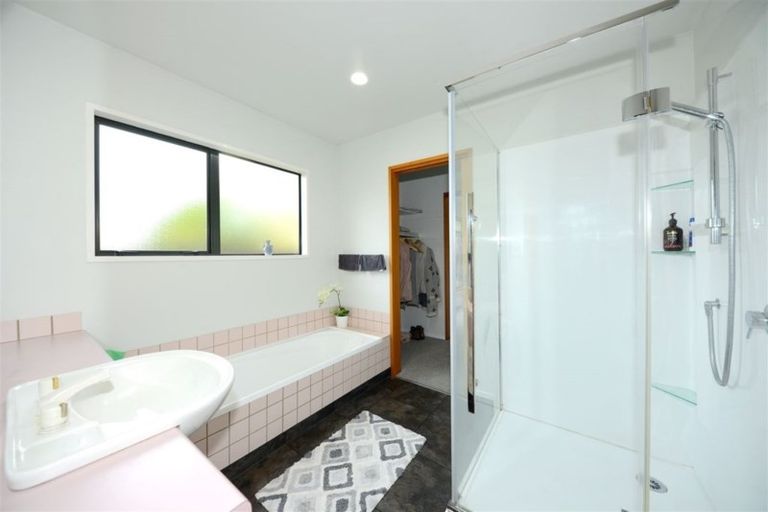 Photo of property in 2/8 Hamish Place, Westmorland, Christchurch, 8025